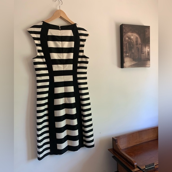 TRINA TURK PHOLX BLACK AND WHITE DRESS - Picture 4 of 6